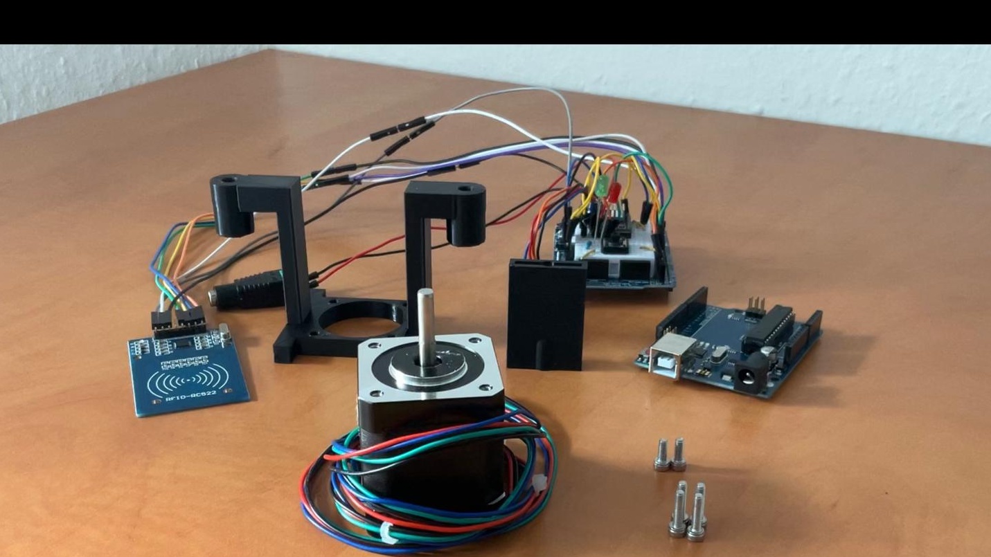 3D-printed motor mount attached to door lock with Arduino and RFID reader